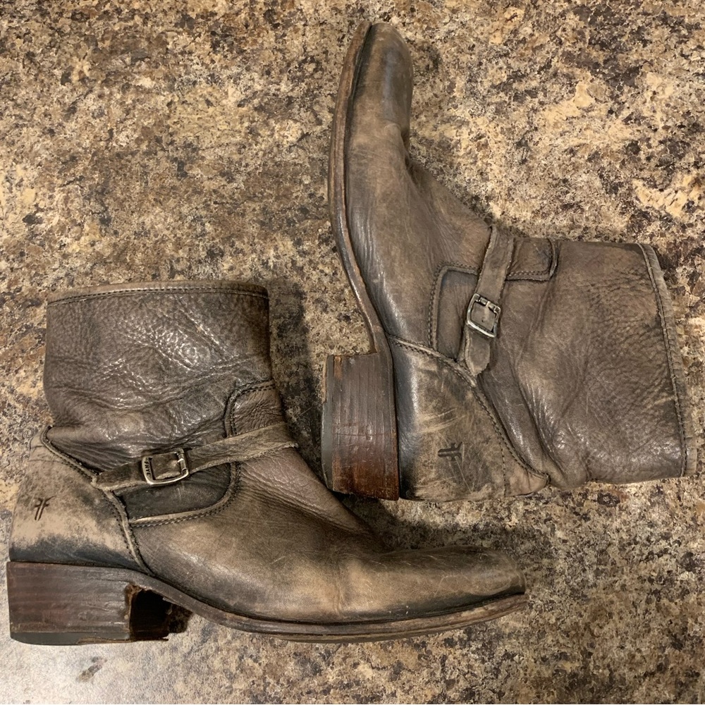 Women Frye leather booties